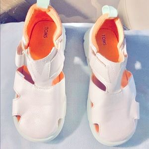 TOMS Toddler Size 11, White Leather Sandals